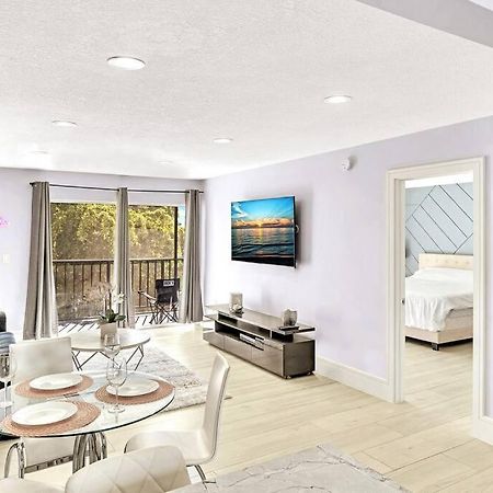 One Bedroom Steps Away From The Beach! Sunny Isles Beach Eksteriør billede